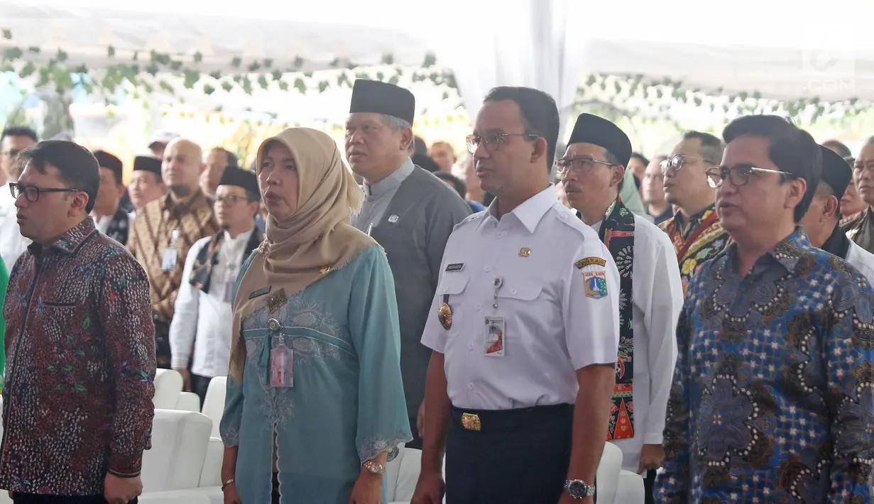 Gubernur DKI Jakarta Anies Baswedan menghadiri peluncuran program rumah DP 0 Rupiah di Klapa Village, Pondok kelapa, Jaktim (12/10). Hunian murah dengan program DP Rp 0 yang menjadi andalan Pemprov DKI resmi diluncurkan. (Liputan6.com/Herman Zakharia)