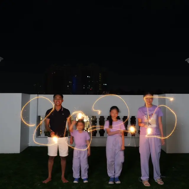 Artis Rayakan Tahun Baru di Rumah