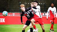 Gelandang Jong FC Utrecht, Ivar Jenner saat berlaga Eerste Divisie atau kompetisi kasta kedua di Belanda. (Instagram/ivarjnr)