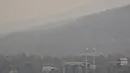 Selama beberapa minggu bulan lalu, kota ini berada di puncak bagan global platform informasi kualitas udara IQAir tentang kualitas udara yang buruk, di atas Lahore dan New Delhi. (AFP/Lillian Suwanrumpha)