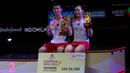 Ganda campuran China, Jiang Zhen Bang/Wei Ya Xin menjadi juara di Indonesia Open 2024. Mereka mengalahkan seniornya berperingkat satu dunia, sekaligus juara bertahan Zheng Si Wei/Huang Ya Qiong dengan 21-11, 21-14 dalam All Chinese Final di Istora Senayan, Jakarta, Minggu (9/6/2024). Hasil ini menjadi tonggak sejarah bagi pasangan Jiang Zhen Bang/Wei Ya Xin yang baru pertama kali menjuarai turnamen BWF Super-1000. (Bola.com/Syahkist Afi Daib)