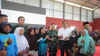 Menteri Koordinator Bidang Kemaritiman dan Investasi Luhut B. Pandjaitan meninjau program ketahanan pangan pada lahan yang dikelola oleh Kostrad bersama masyarakat di Wilayah Kecamatan Ciemas, Sukabumi, Jawa Barat, Selasa (29/11/2022). Luhut didampingi Deputi Bidang Koordinasi Pengelolaan Lingkungan dan Kehutanan, Nani Hendiarti; Kepala Staf Angkatan Darat (Kasad), Jenderal TNI Dudung Abdurachman; dan Panglima Kostrad (Pangkostrad) Mayjen TNI Maruli Simanjuntak