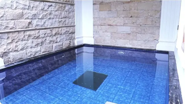 8 Potret Sudut Rumah Sarah Keihl yang Mewah, Ada Kantor di Bawah Kolam Renang