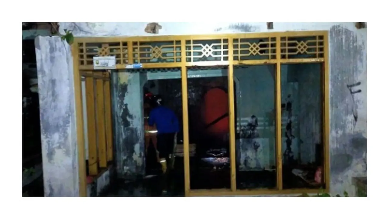 Dapur warga yang terbakar dilalap si jago merah
