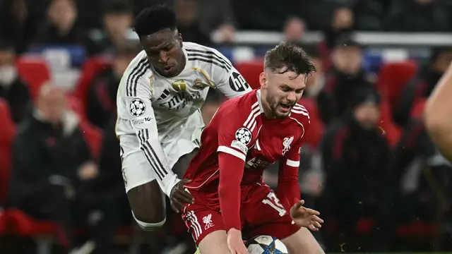 Foto: Aksi Tangguh Conor Bradley saat Bikin Vinicius Mati Kutu di Liga Champions