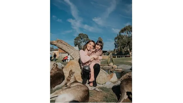 Terlihat Bahagia, Ini 7 Potret Gempi, Gisel dan Wijin Saat Kunjungi Kebun Binatang di Australia