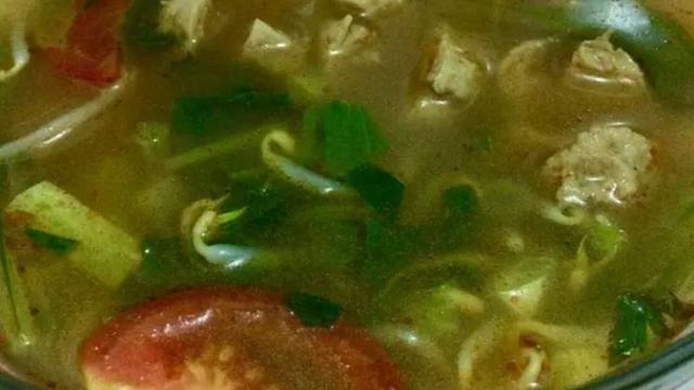 Sayur caisim bakso kuah kari kreasi Affa Puspita