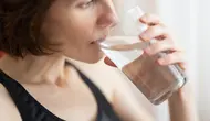 Membangun Kebiasaan Minum Dua Liter Air Putih Sehari dengan Strategi Efektif dari Para Ahli