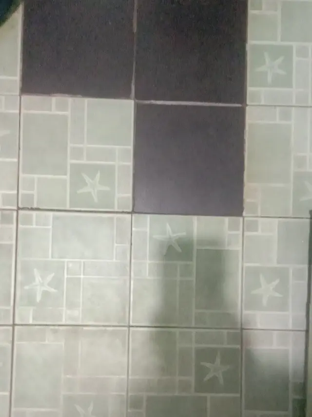 6 Hasil Kerja Tukang Bangunan Tata Lantai Rumah Ini Tak Beraturan, Mandor Pusing