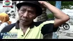 Pohon kurma jenis ajwa, atau kurma nabi, berukuran besar, tumbuh subur, dan berbuah di Ponorogo, Jawa Timur. Warga pun, terutama ibu-ibu menyerbu untuk bisa membelinya. Mengantisipasi terjadinya hal yang tidak diinginkan, sejumlah polisi berjaga-jaga...