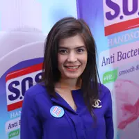 Ibu satu anak ini tidak memperbolehkan Quenzino masuk ke kamar tidurnya jika belum cuci tangan dan cuci kaki dengan sabun. Carissa Putri menerapkan berbagai strategi khusus di dalam rumah. (Andy Masela/Bintang.com)