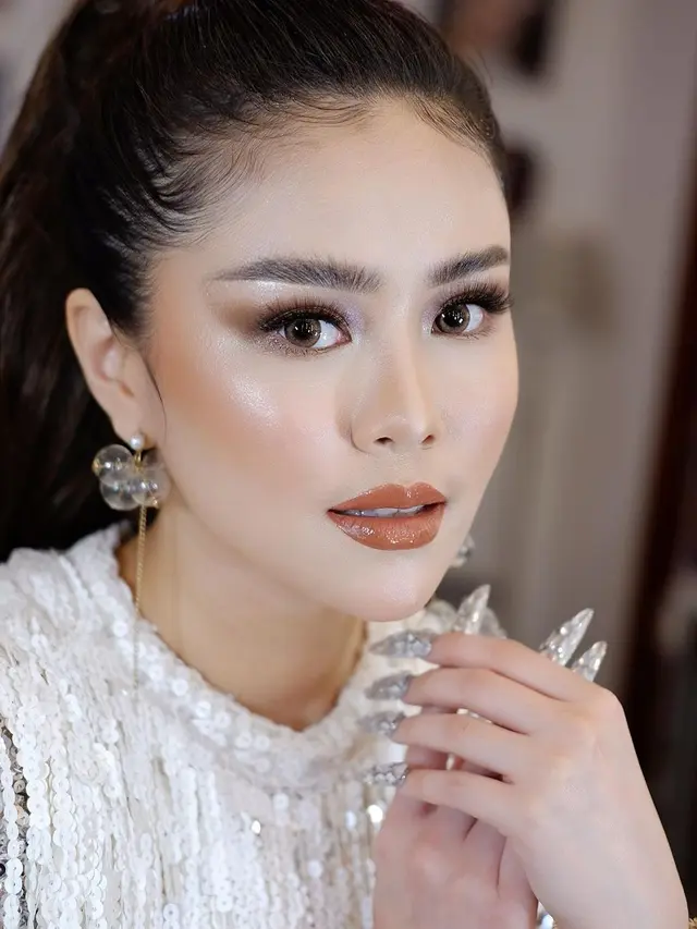 7 Pemotretan Terbaru Melisa Hartanto yang Memukau Ini Curi Perhatian