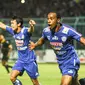 Striker Arema Cronus, Lancine Kone menjadi andalan Arema Cronus saat menghadapi PSGC Ciamis (Bola.com/Kevin Setiawan) 