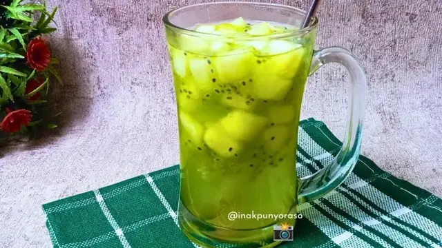 Resep es timun suri selasih. (dok. Cookpad @inakpunyoraso)