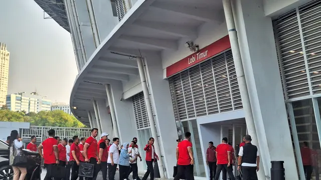 Jokowi dan Kaesang Nonton Pertandingan Indonesia Vs Irak di GBK