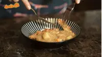 Resep Chicken Katsu Curry, Menu Sahur Favorit Kreasi Aurel Hermansyah. foto: Youtube 'Aurelie Atta'