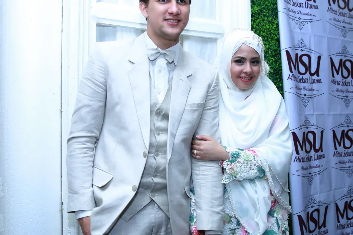Stuart Collin dan Risty Tagor