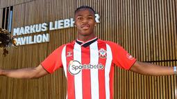 Armel Bella-Kotchap. Bek tengah Jerman berusia 20 tahun yang baru saja bergabung dengan Southampton pada awal musim 2022/2023 usai meninggalkan VfL Bochum ini berpeluang tampil di ajang Piala Dunia pertamanya di Qatar 2022 nanti. Musim ini ia langsung menjadi pilihan utama di sektor pertahanan The Saints. Saat ini ia telah mengoleksi 1 caps bersama Timnas Prancis saat diturunkan dalam ajang UEFA Nations League 2022 menghadapi Inggris (26/9/2022). (premierleague.com)