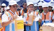 Menteri Perdagangan Zulkifli Hasan melepas 36 kontainer Minyakita di Pelabuhan Tanjung Perak, Surabaya, Jawa Timur melalui tol laut. Pelepasan kontainer Minyakita berlangsung hari ini, Sabtu (24/9/2022) dengan tujuan Maluku Utara.