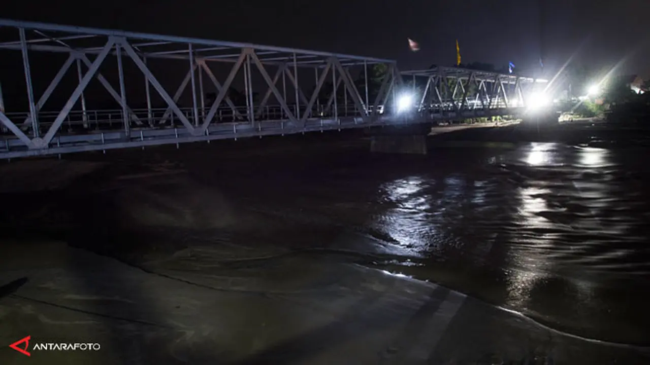 sungai-lahar-dingin-140219a.jpg