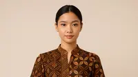 Model Dress Batik Klasik Motif Kawung Modern/AI