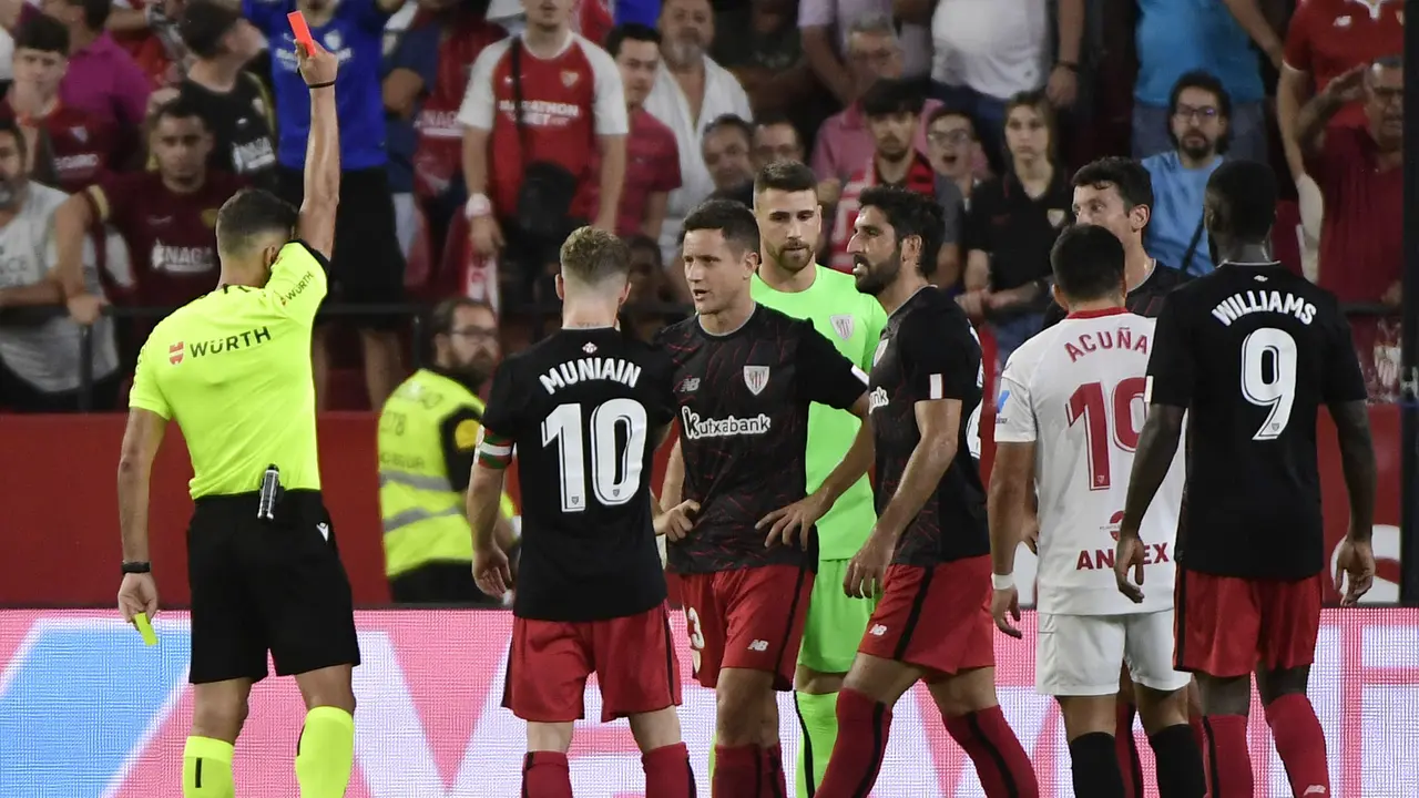 Foto: Menilik Kabar 6 Pemain yang Direkrut MU Bareng Luke Shaw Saat Ini