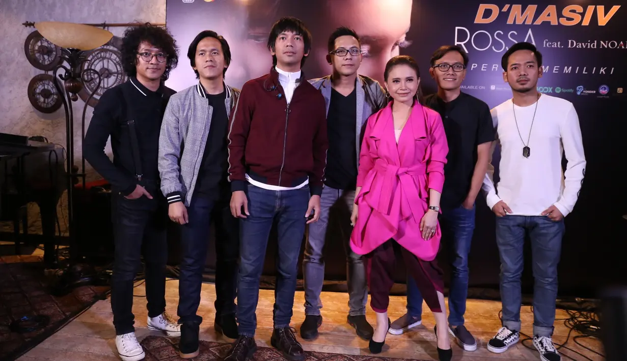 D'Masiv jumpa pers merilis single terbaru hasil kolaborasi dengan Rossa dan David Noah di Patio Venue and Dining, Jalan Wijaya, Jakarta Selatan, Senin (5/2/2018). (Nurwahyunan/Bintang.com)