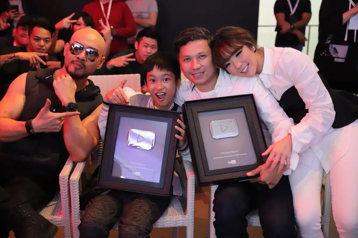 [Bintang] Azka Corbuzier raih penghargaan YouTuber termuda