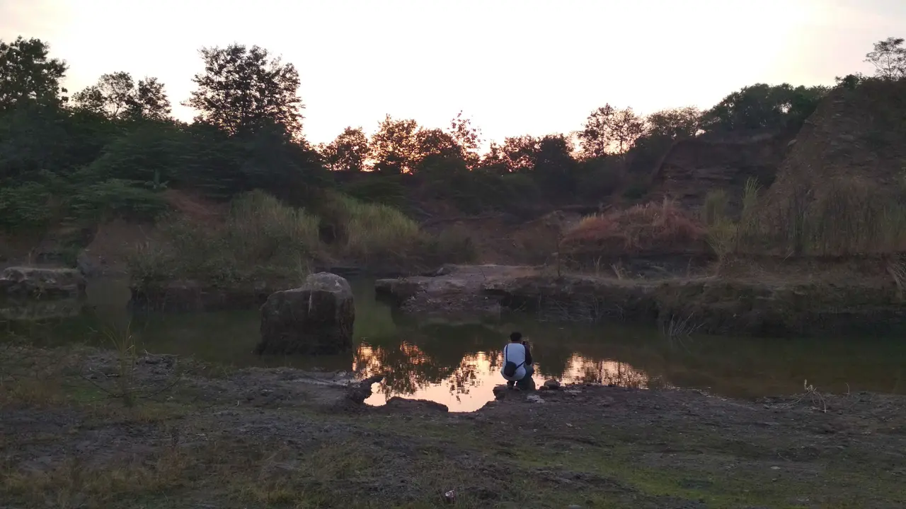 Menikmati Potensi Wisata Alam Cirebon yang Mirip Brown Canyon