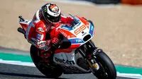 Pebalap Ducati, Jorge Lorenzo, meraih podium pertama musim ini pada MotoGP Spanyol di Sirkuit Jerez, 7 Mei 2017. (Bola.com/Twitter/AutoBildspain)
