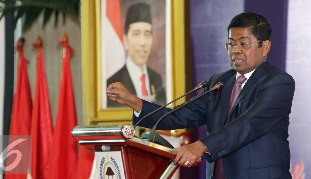 Ketua Umum Lembaga Pemberdayaan Masyarakat (LPM) Idrus Marham memberikan sambutan saat membuka Munas III LPM di Jakarta, Selasa (20/12). (Liputan6.com/Johan Tallo)