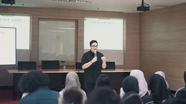 Belajar Bareng, Ini 7 Momen Umay Shahab Jadi Dosen Tamu di Vokasi Universitas Indonesia