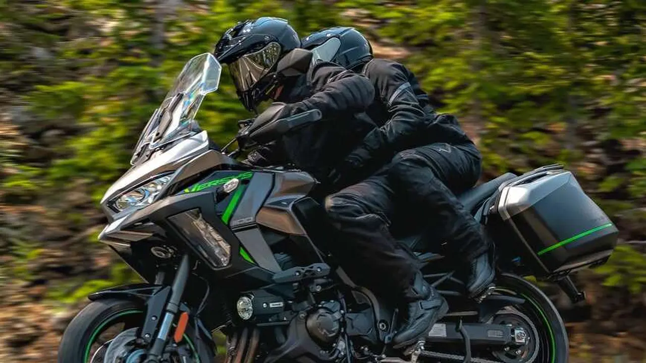 Kawasaki Versys 1100 adventure-tourer 2025