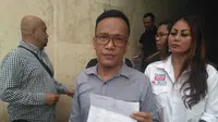 Ketua Umum Relawan Jokowi Mania, Immanuel Ebenezer melaporkan video ancaman penggal kepala Jokowi ke Polda Metro Jaya. (Ronald/Merdeka)