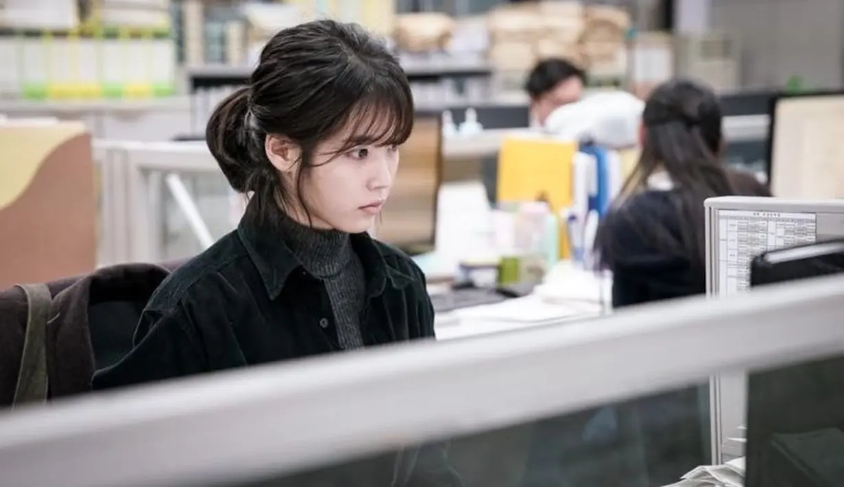 Namun perlahan, ia pun akan bertransformasi usai bertemu dengan tiga bersaudara, Park Dong Hoon, Park Sang oHon dan Park Ki Hoon. (Soompi)