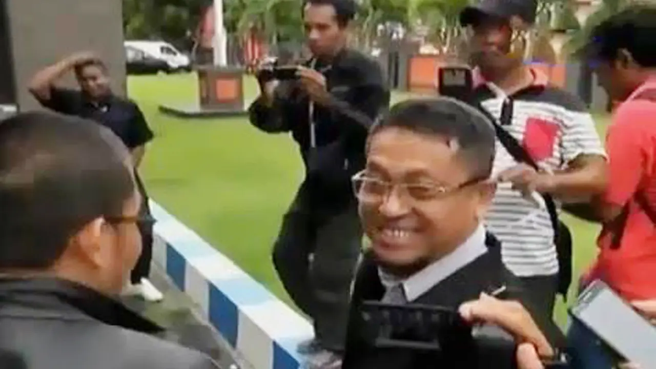 VIDEO: Munarman Penuhi Panggilan Polda Bali Sebagai Saksi 