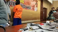 Densus menangkap polisi gadungan di Bekasi (Liputan6.com/ Fernando Purba)