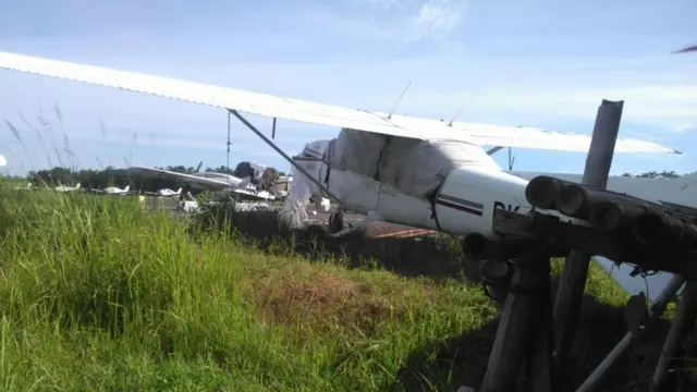 Pesawat latih mengalami kecelakaan di Bandara Tunggul Wulung Cilacap, Jawa Tengah. (Foto: Liputan6.com/Istimewa/Muhamad Ridlo)