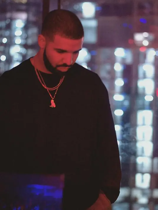 Selain itu sumber tersebut juga mengatakan Jlo dan Drake tidak memiliki hubungan yang spesial. Keduanya hanya sedang menjalani projek bersama dalam musik, dan Jlo sangat nyaman bersama Drake. (Instagram/champagnepapi)