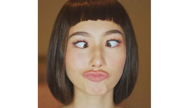 6 Gaya Kocak Devina Aureel. Bukti Sosok yang Humoris
