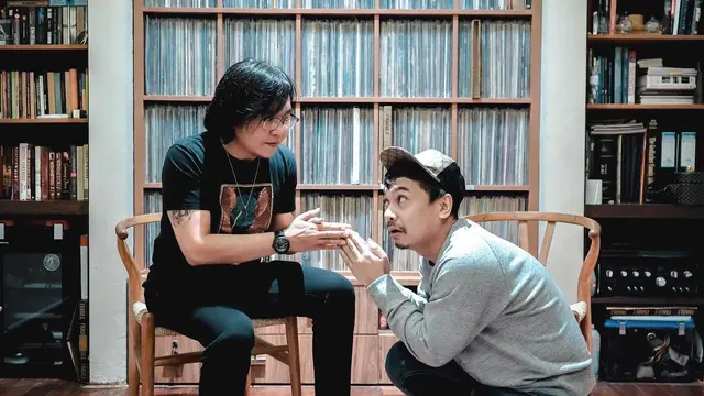 7 Potret Rumah Ari Lasso, Punya Koleksi Piringan Hitam Banyak