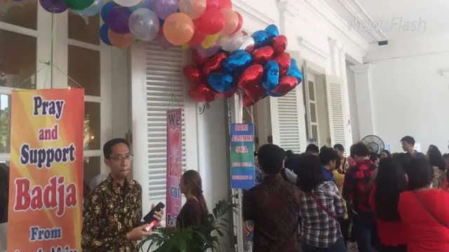 Jumlah karangan bunga yang datang ke Balai Kota Jakarta untuk Gubernur DKI Jakarta Basuki Tjahaja Purnama atau Ahok dan Wakil Gubernur DKI Jakarta Djarot Saiful Hidayat mengalami penurunan. 