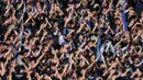 Sementara Gamba Osaka yang didukung penuh para suporternya sukses mengalahkan tamunya, Cerezo Osaka dengan skor tipis 1-0 yang membawa mereka ke peringkat delapan klasemen sementara dengan koleksi 18 poin. (J.LEAGUE)