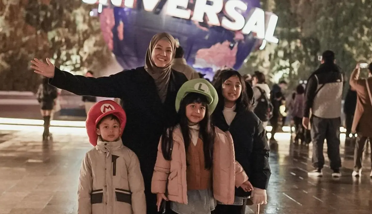 Potret liburan Natasha Rizki dan Desta bersama anak pun menuai perhatian [Instagram/natasharizkynew]