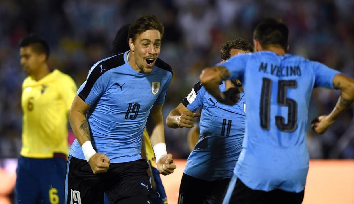 Uruguay menghempaskan tamunya Ekuador, 2-1, dalam laga Kualifikasi Piala Dunia 2018 di Montevideo, Jumat (11/11/2016) pagi WIB. (AFP/Pablo Porciuncula Brune)