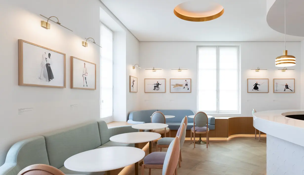 Dari tanggal 24 Juli hingga 9 September 2024, Cafe de La Galerie Dior di 30 Montaigne, menghadirkan serangkaian foto yang menampilkan atlet ambassador Dior dengan disiplin ilmu masing-masing. [Foto: Document/Dior]