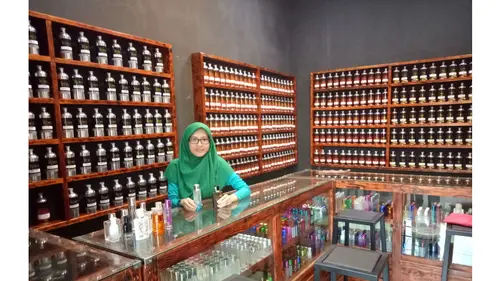 Berhasil Membangun Usaha Parfum dan Impian yang Masih Ingin