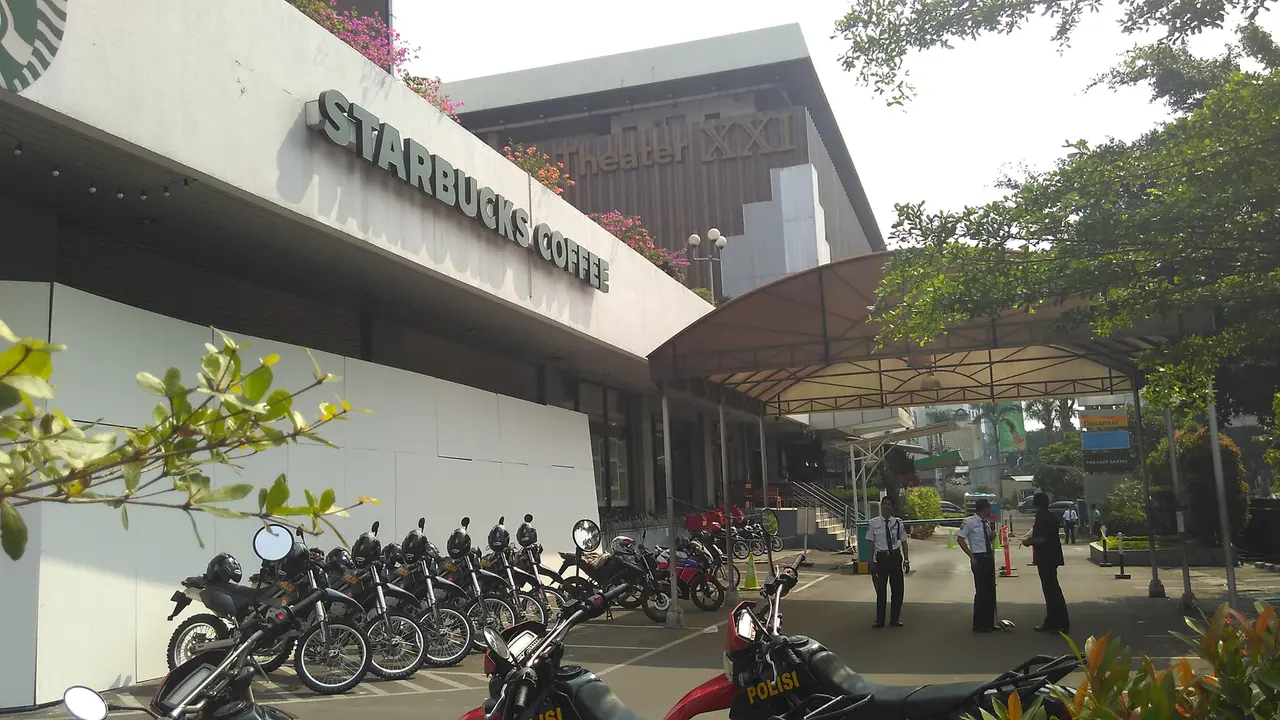 20160119-teror sarinah-jakarta-penjagaan starbucks