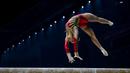 Pesenam Belgia, Jutta Verkest bertanding saat babak kualifikasi nomor balok keseimbangan putri pada Kejuaraan Dunia Senam Artistik 2022 di Liverpool, Inggris pada 29 Oktober 2022. (AFP/Paul Ellis)