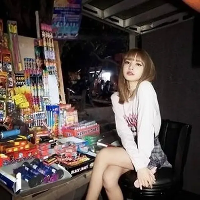 6 Editan Foto Jika Lisa Blackpink Punya Usaha Jualan di Indonesia Ini Kocak
